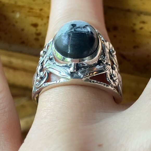 White Buffalo Sterling Silver Ring Size 7 - Picture 2 of 8